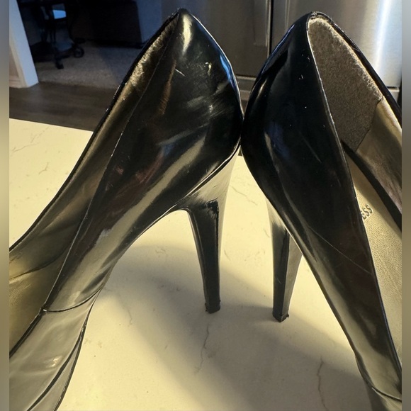 G by GUESS Women's Black 5 inch High Heels size 10M - Picture 4 of 13